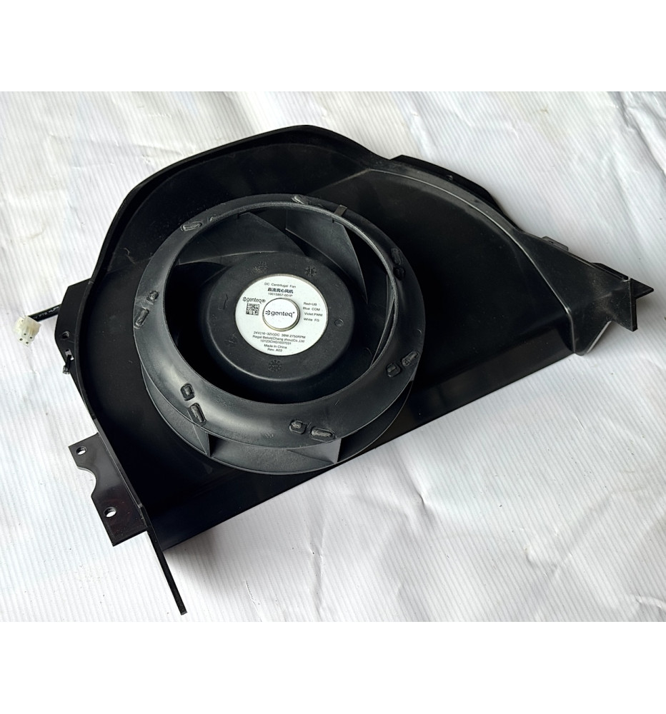 Б/у вентилятор испарителя Genteq 24V для Dometic CoolAir RTX 1000 / RTX 2000 - очень хорошее состояние